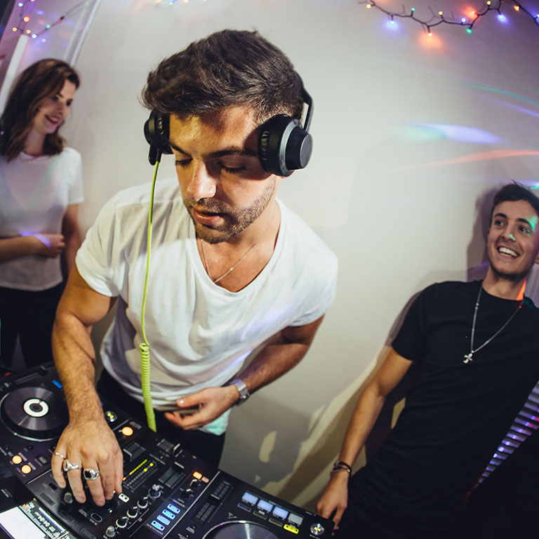 Trinity Leeds Private Gigs in Student Digs