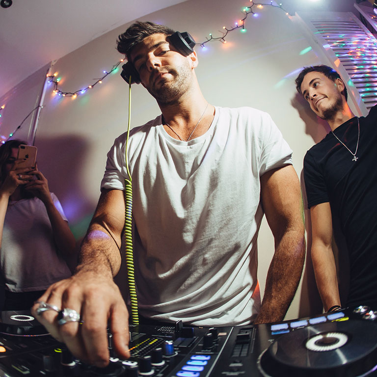 Trinity Leeds Private Gigs in Student Digs