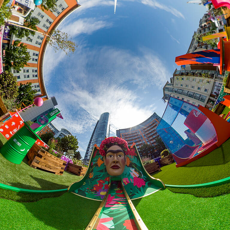 Gunwharf Quays Art & Putt Retail PR Event